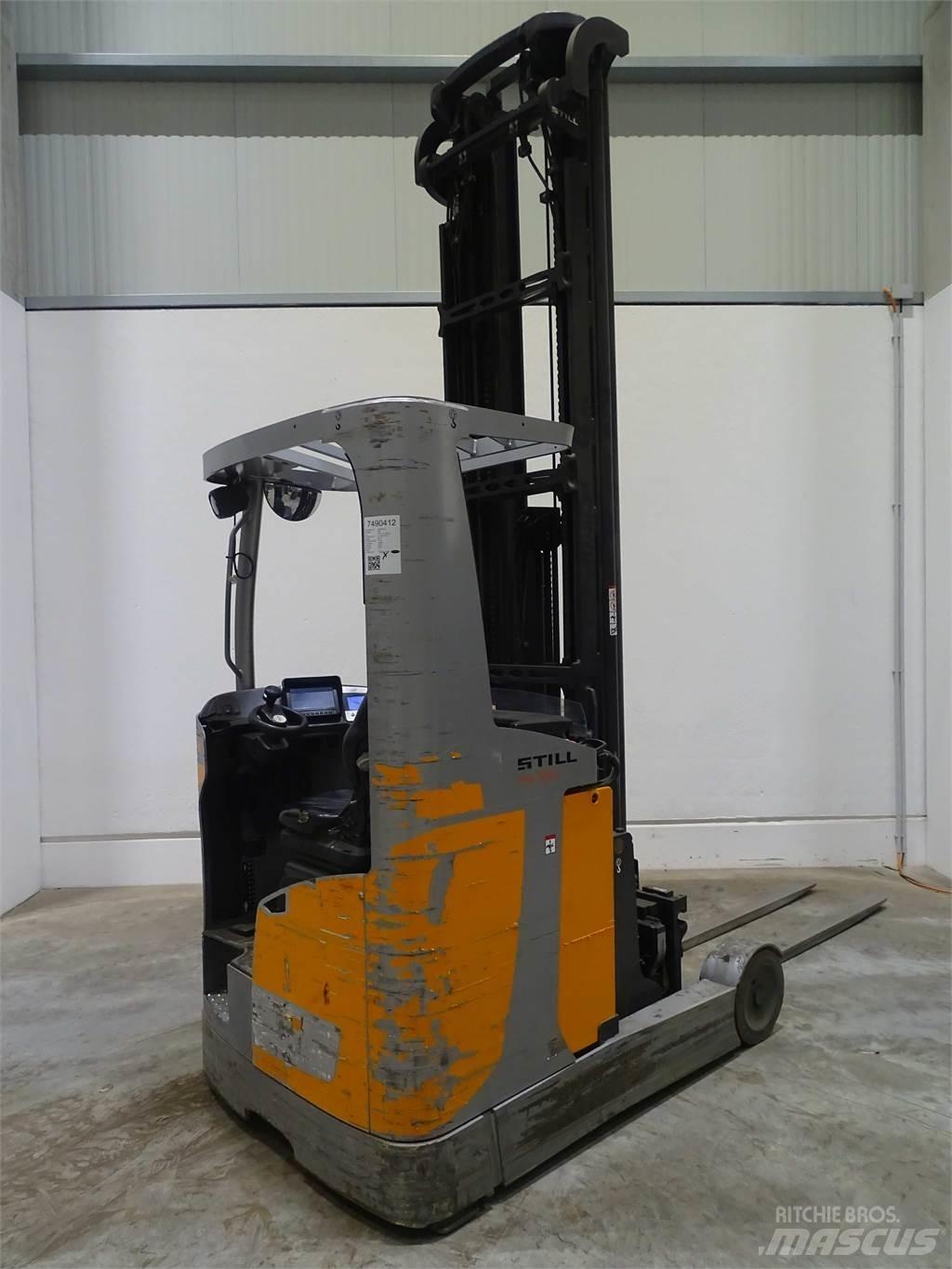 Still FM-X20 Reach truck - depo içi istif araçları
