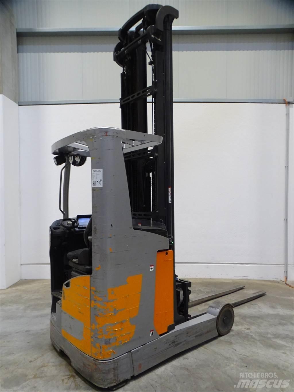 Still FM-X20 Reach truck - depo içi istif araçları