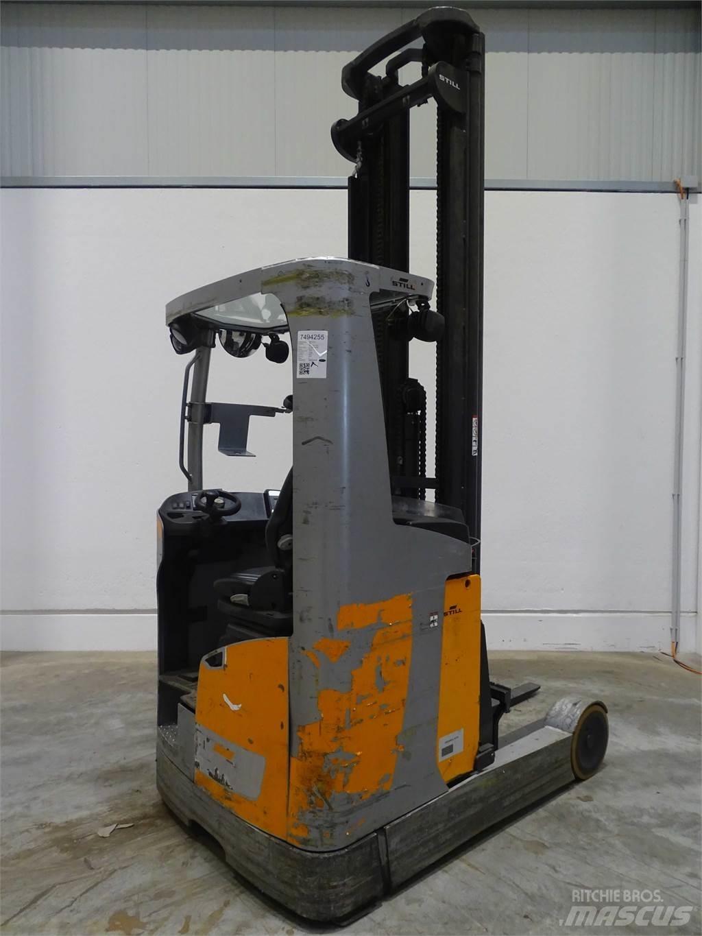 Still FM-X20 Reach truck - depo içi istif araçları