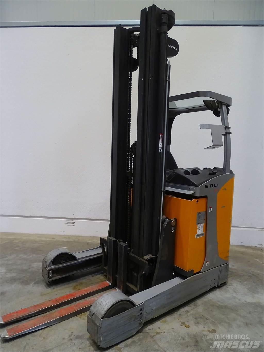 Still FM-X20 Reach truck - depo içi istif araçları