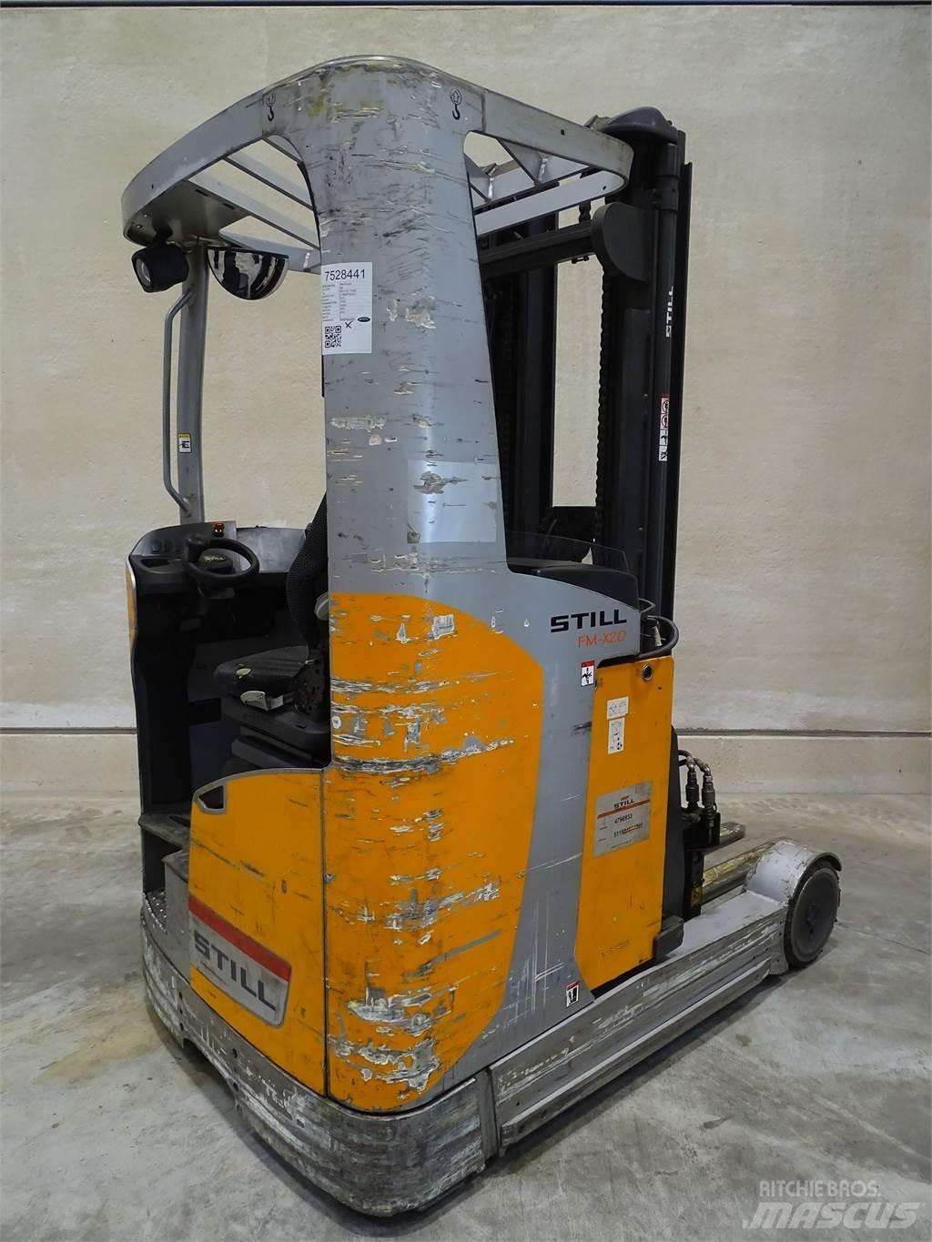 Still FM-X20 Reach truck - depo içi istif araçları