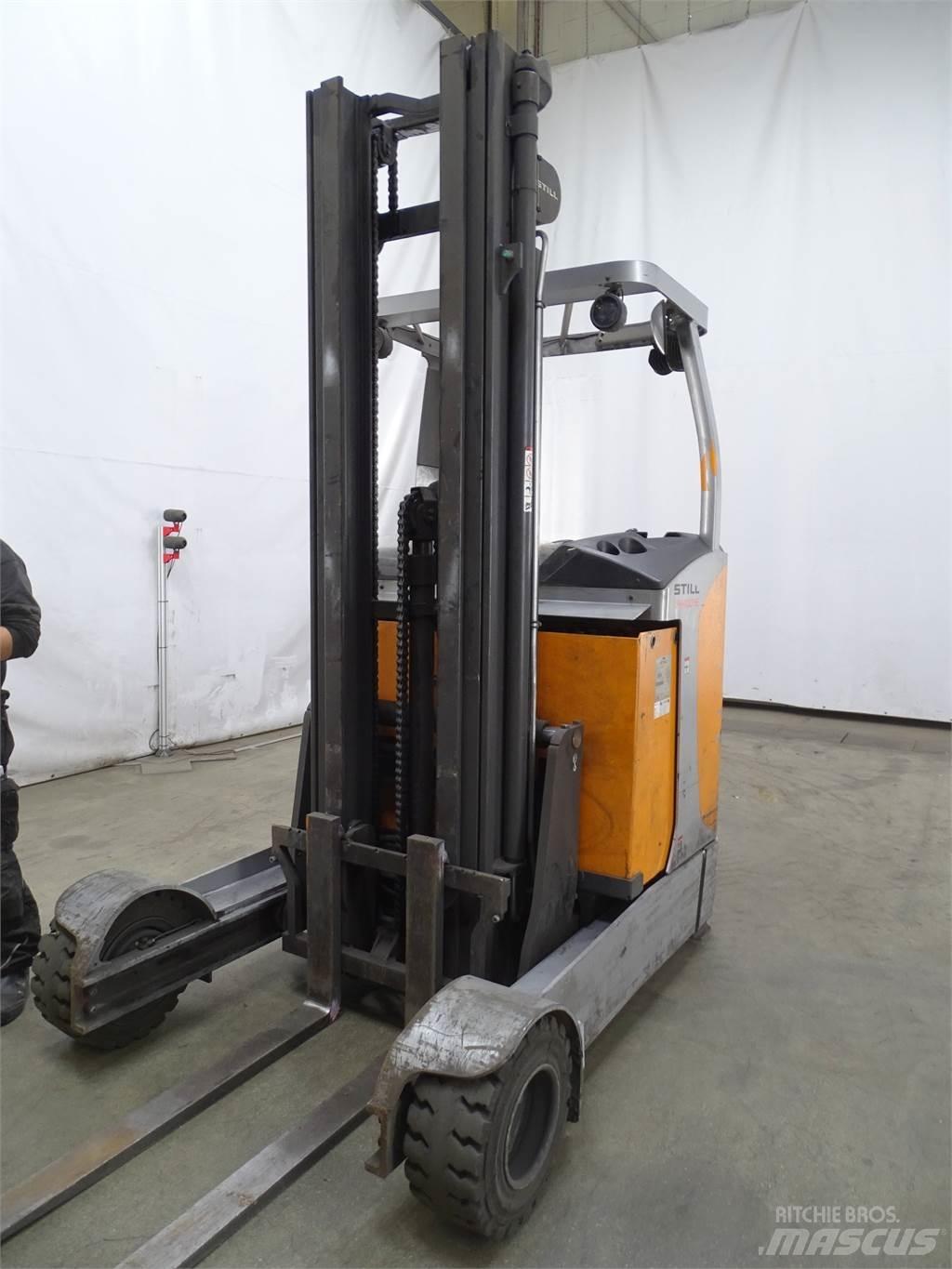Still FM-X20SE Reach truck - depo içi istif araçları
