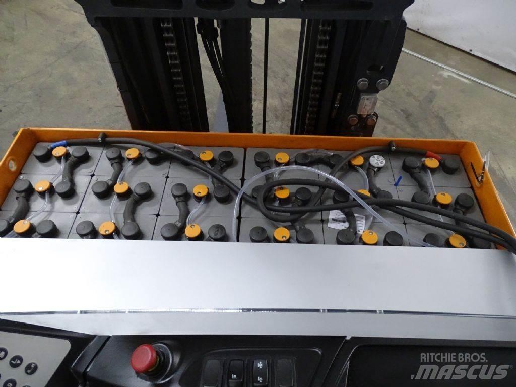 Still FM-X25 Reach truck - depo içi istif araçları