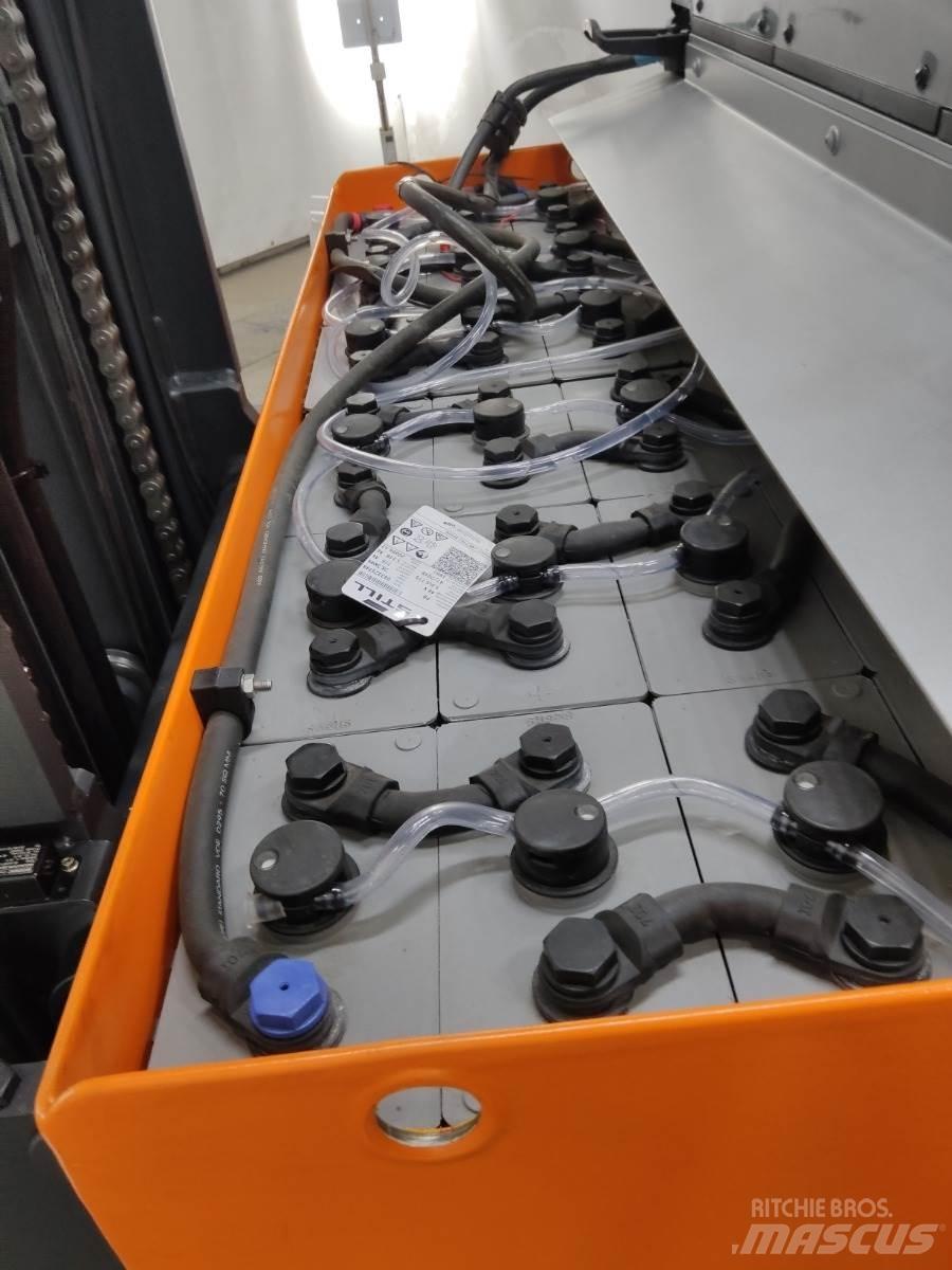 Still FM-X25 Reach truck - depo içi istif araçları