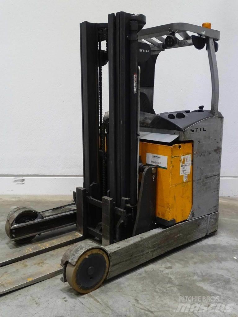 Still FM-X25 Reach truck - depo içi istif araçları