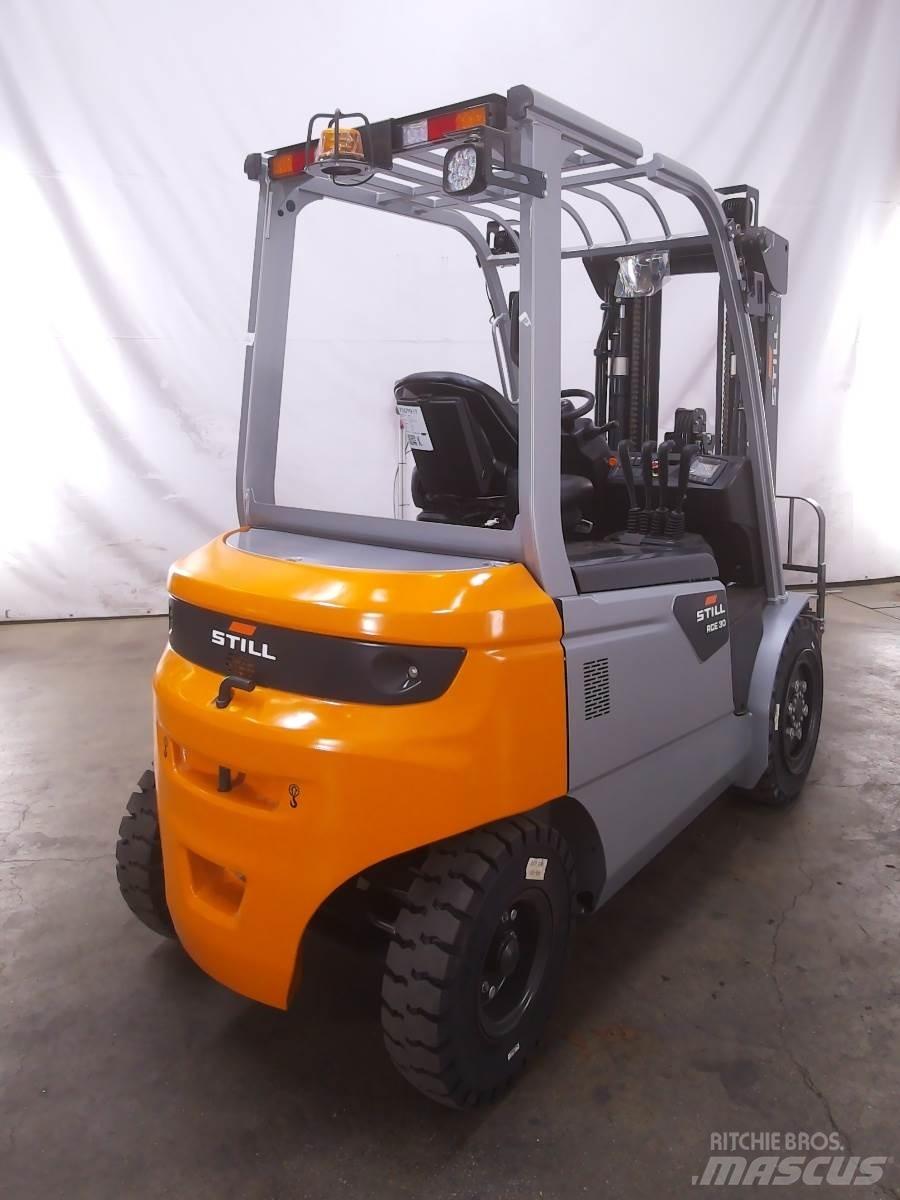 Still RCE30 Elektrikli forkliftler