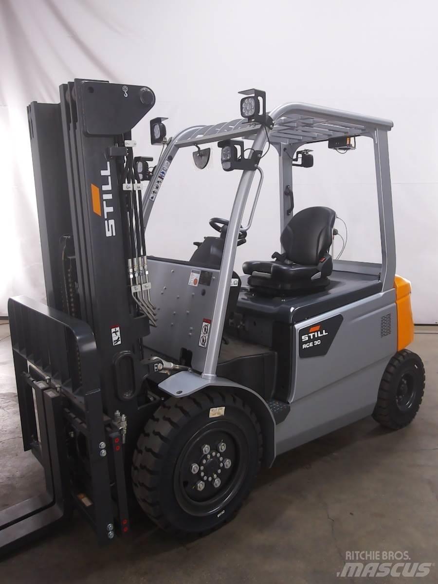 Still RCE30 Elektrikli forkliftler
