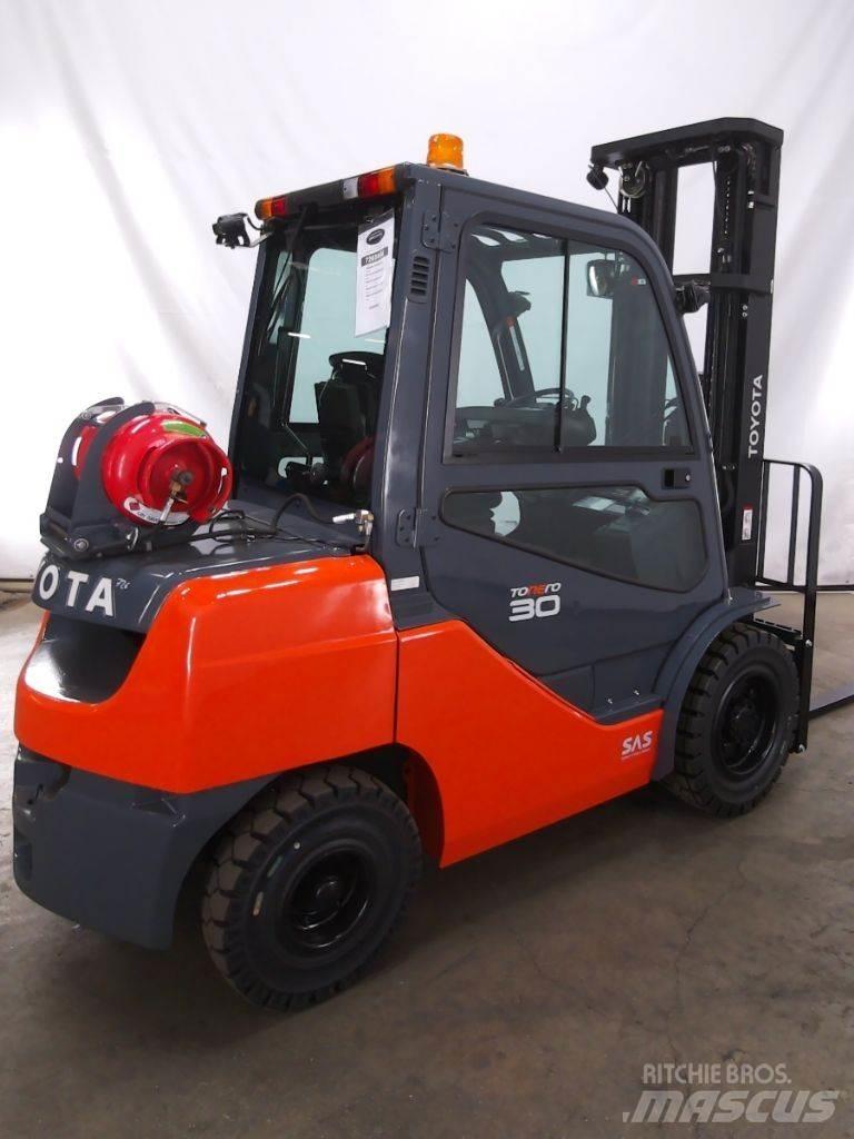 Toyota 02-8FGF30 LPG'li forkliftler