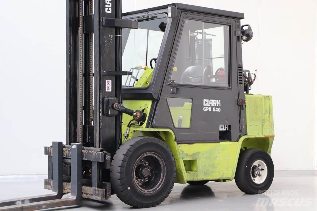 Clark GPX 40 LPG'li forkliftler