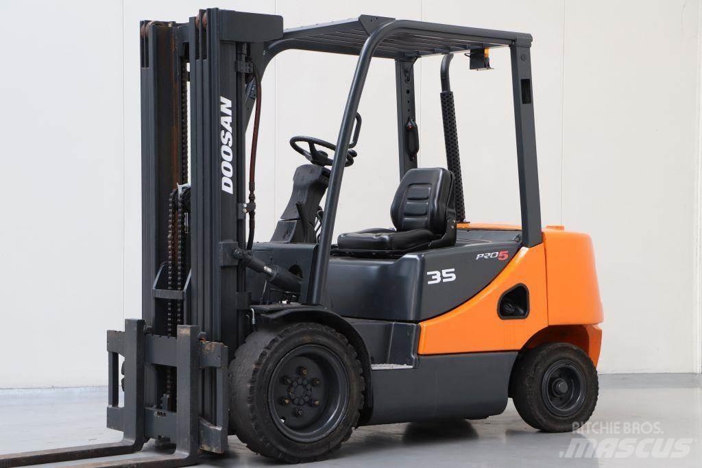 Doosan D35S Dizel forkliftler