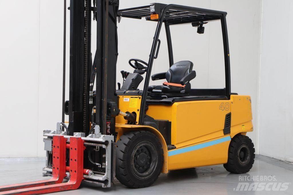 Hyundai 40B-9 Elektrikli forkliftler