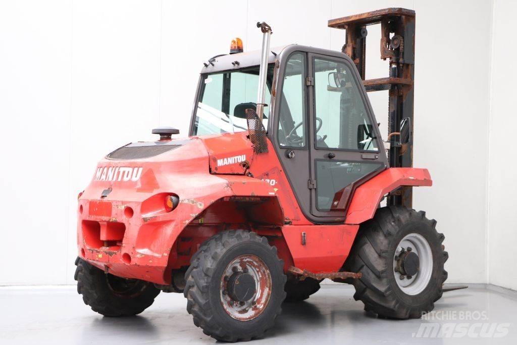 Manitou M30-4 Arazi tipi forklift