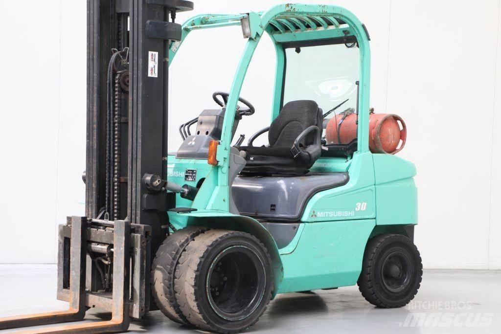 Mitsubishi FG30N LPG'li forkliftler