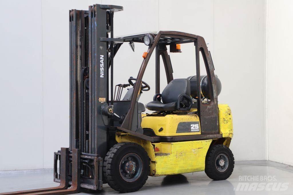 Nissan UD02A25PQ LPG'li forkliftler