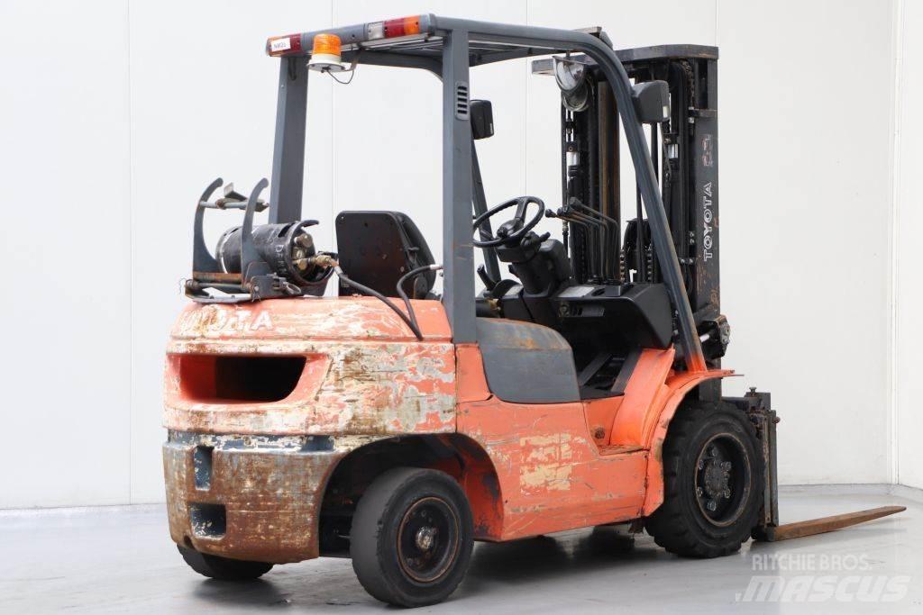 Toyota 02-7FGF30 LPG'li forkliftler