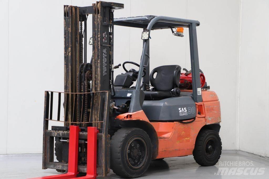 Toyota 02-7FGF30 LPG'li forkliftler