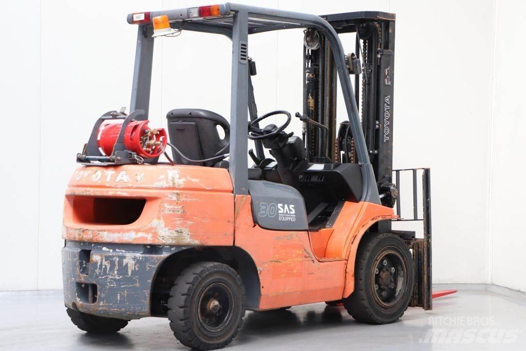 Toyota 02-7FGF30 LPG'li forkliftler