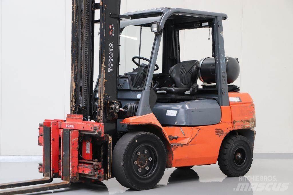 Toyota 02-7FGJF35 LPG'li forkliftler