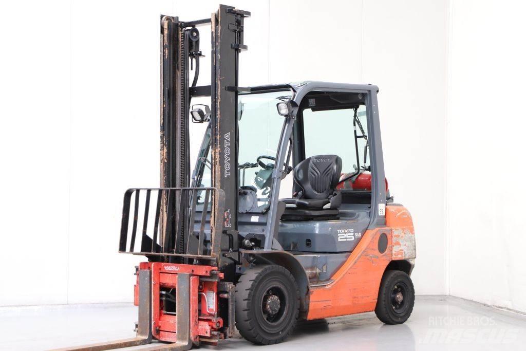 Toyota 02-8FGF25 LPG'li forkliftler