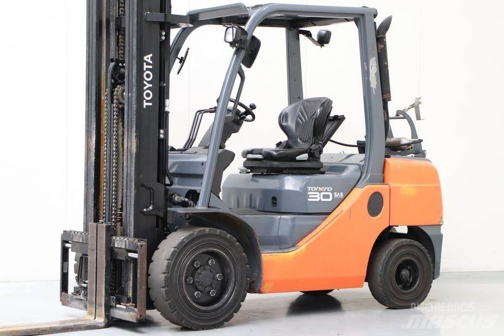 Toyota 02-8FGF30 LPG'li forkliftler