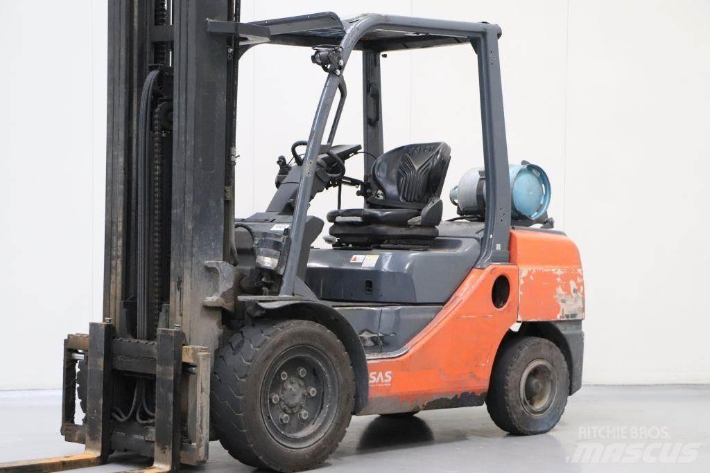 Toyota 02-8FGJF35 LPG'li forkliftler