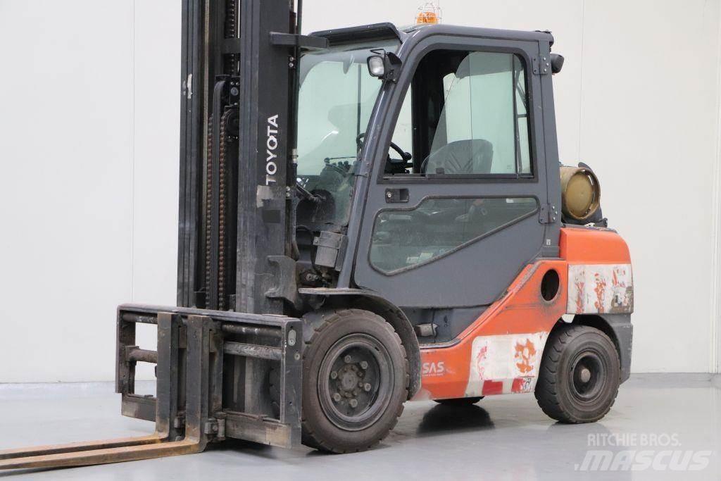 Toyota 02-8FGJF35 LPG'li forkliftler
