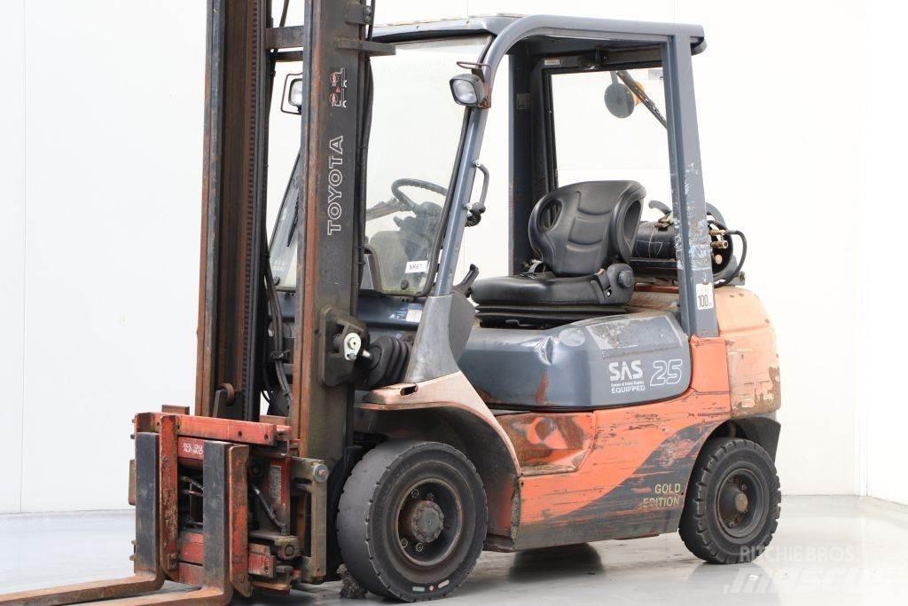 Toyota 42-7FGF25 LPG'li forkliftler