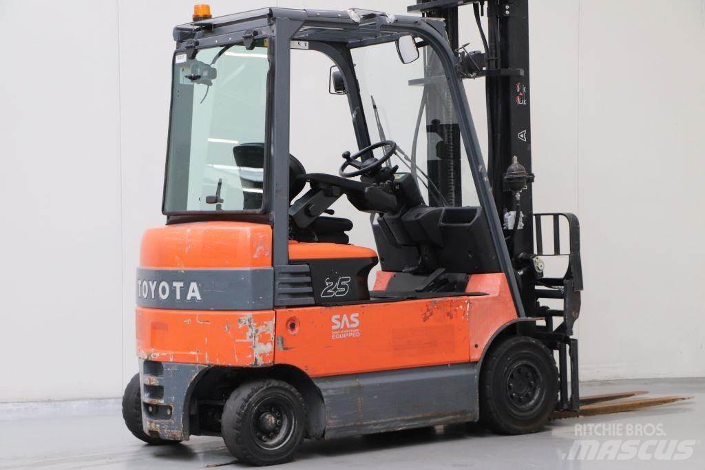 Toyota 7FBMF25 Elektrikli forkliftler