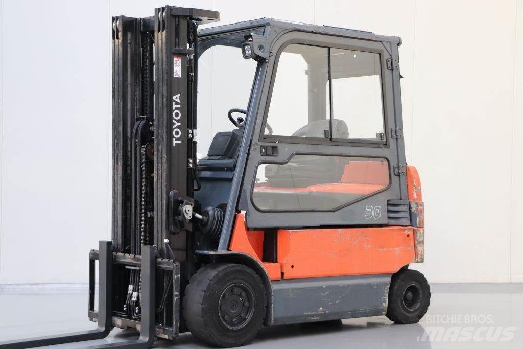 Toyota 7FBMF30 Elektrikli forkliftler