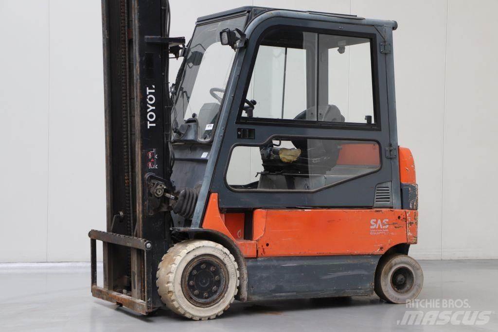 Toyota 7FBMF30 Elektrikli forkliftler
