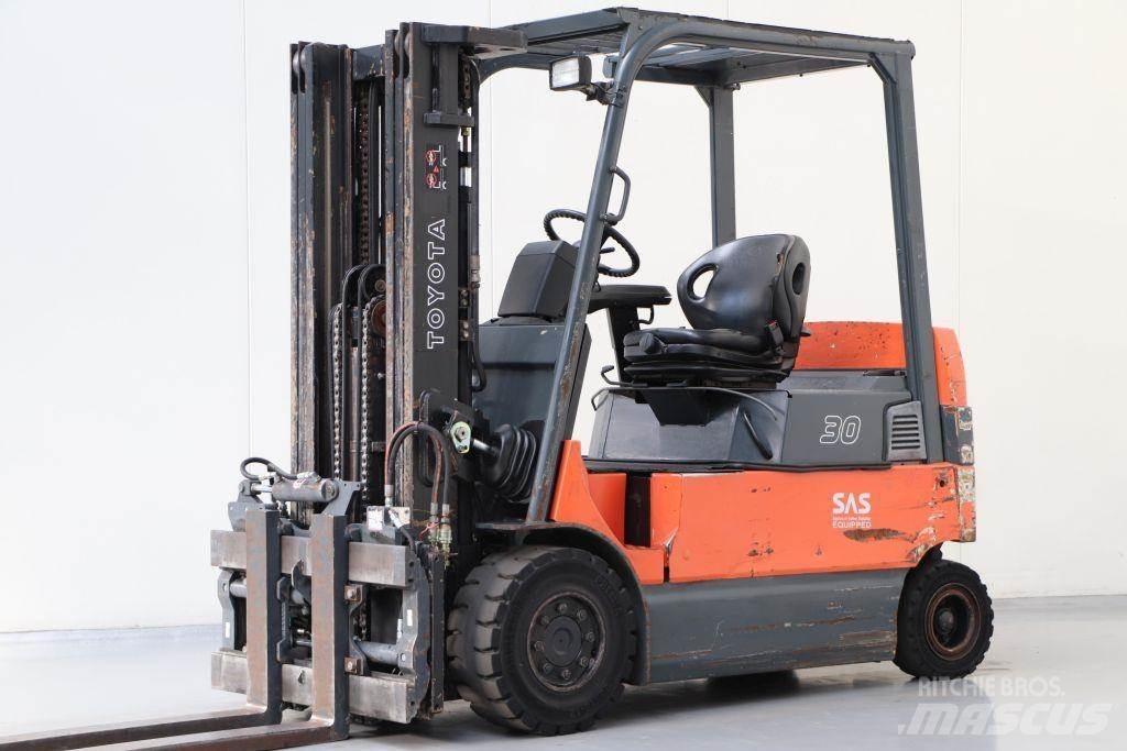 Toyota 7FBMF30 Elektrikli forkliftler