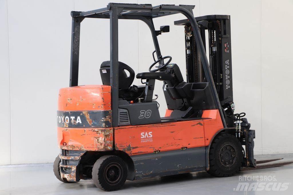 Toyota 7FBMF30 Elektrikli forkliftler