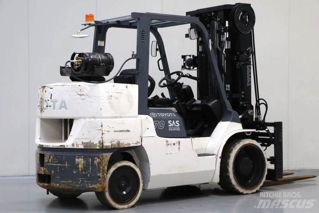 Toyota 7FGCU70 LPG'li forkliftler