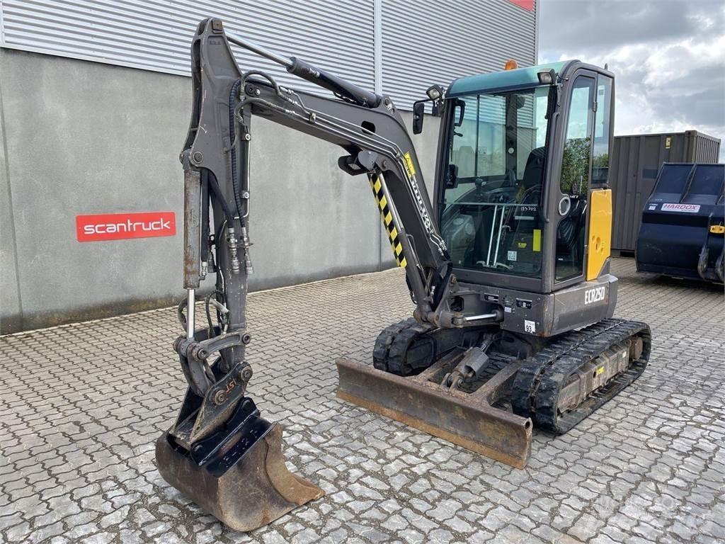 Volvo ECR25 Lastik tekerli ekskavatörler