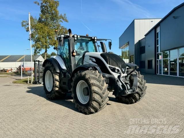 Valtra T214 Versu Traktörler