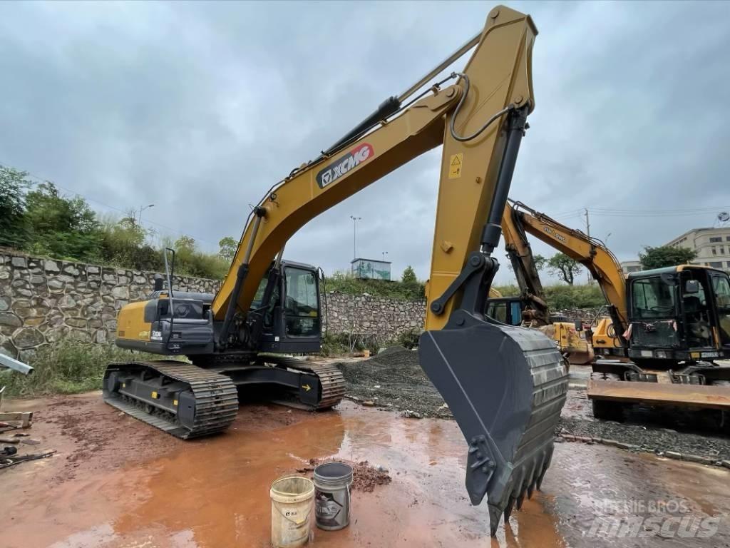 XCMG XE 200 DA Paletli ekskavatörler