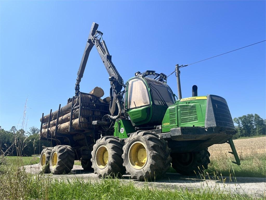 John Deere 1210E Tomruk yükleyici traktörler