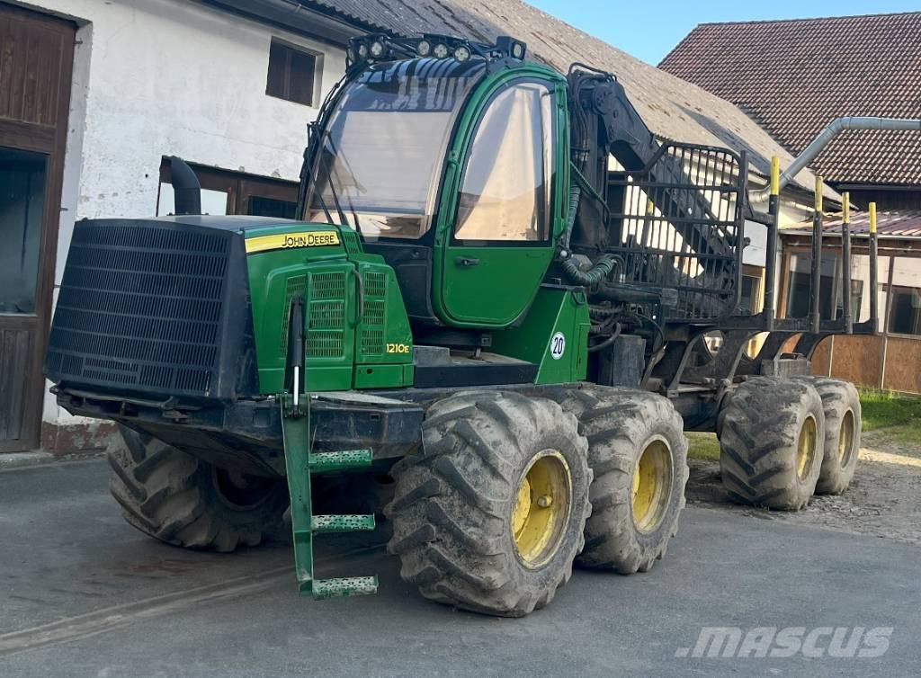 John Deere 1210E Tomruk yükleyici traktörler