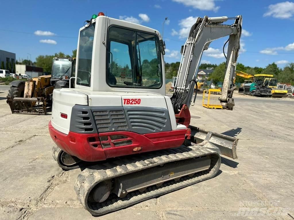 Takeuchi TB250 Mini ekskavatörler, 7 tona dek