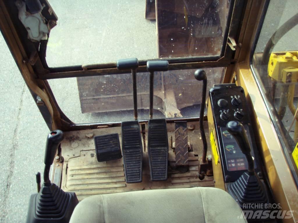 CAT E 70 B Midi ekskavatörler 7 - 12 t