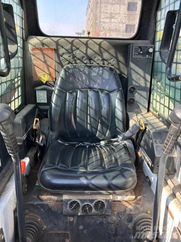 Bobcat S 753 Skid steer loderler
