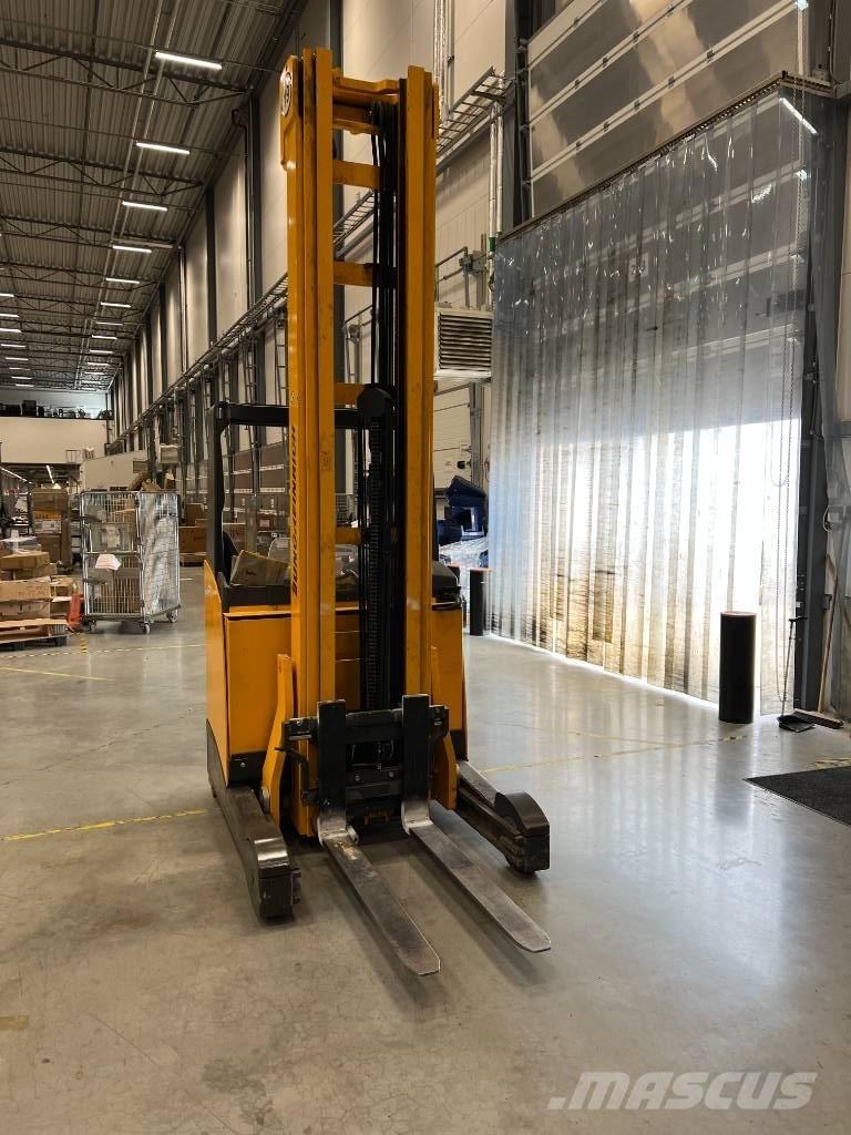 Jungheinrich ETV 214 Reach truck - depo içi istif araçları