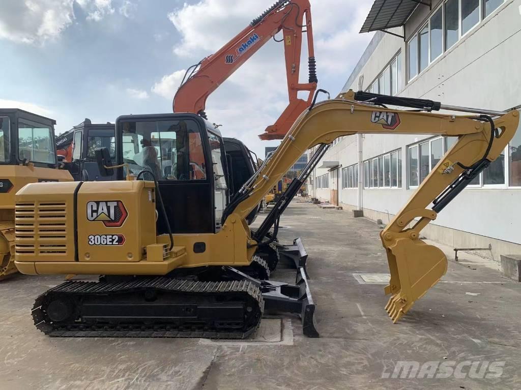 CAT 306 E2 Mini ekskavatörler, 7 tona dek