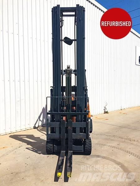 Aisle-Master 20WH Dar koridor forklifti