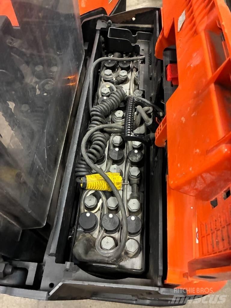 Toyota SWE120L Yaya kumandali istif makinasi