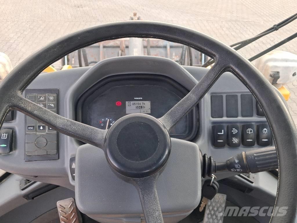 Volvo L 30 G Tekerlekli yükleyiciler