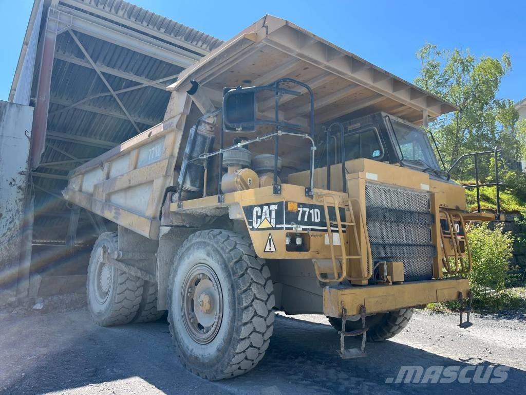 CAT 771D Yol disi kaya kamyonu