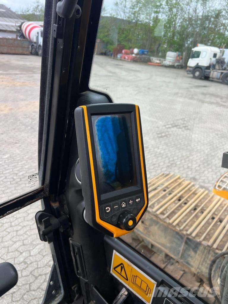JCB JS 330 LC Paletli ekskavatörler
