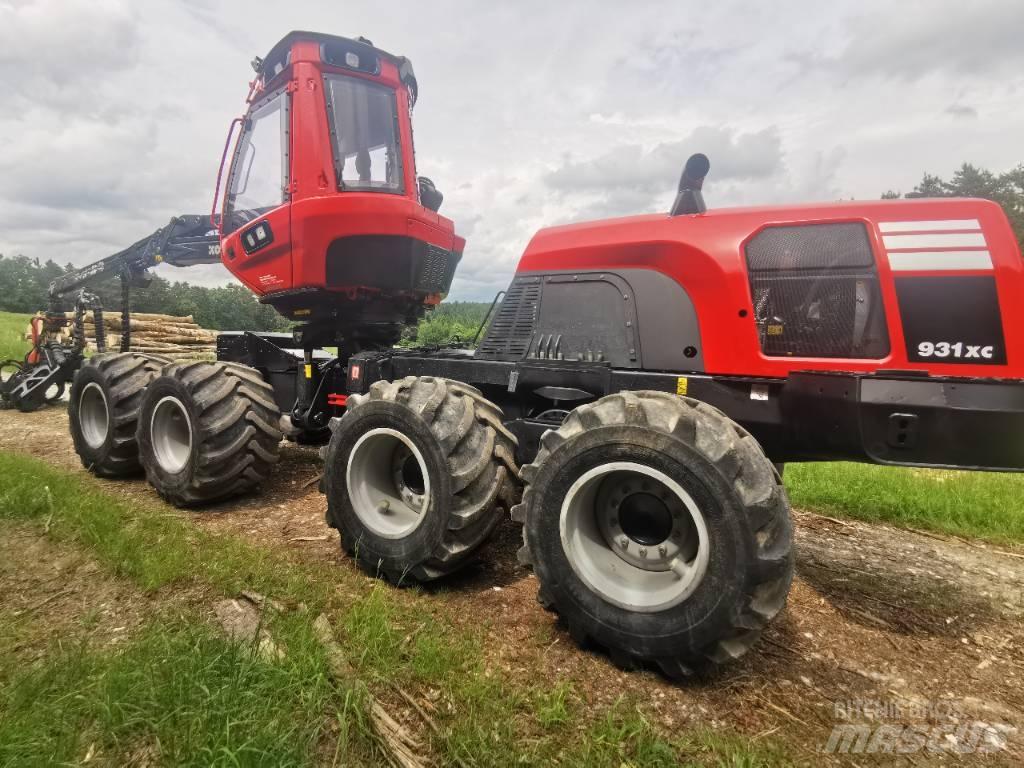 Komatsu 931 XC Biçerdöverler