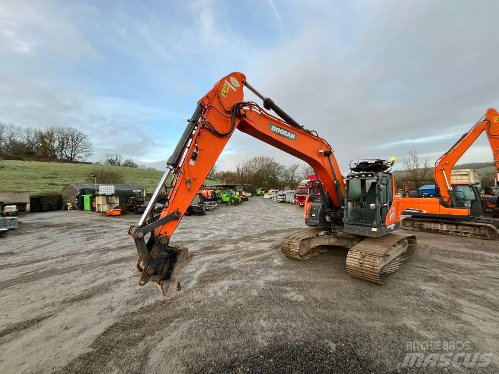 Doosan DX 235 Paletli ekskavatörler